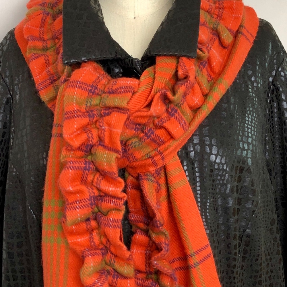 NEW w/o tags Scarf w/ ruffle Echo orange plaid
